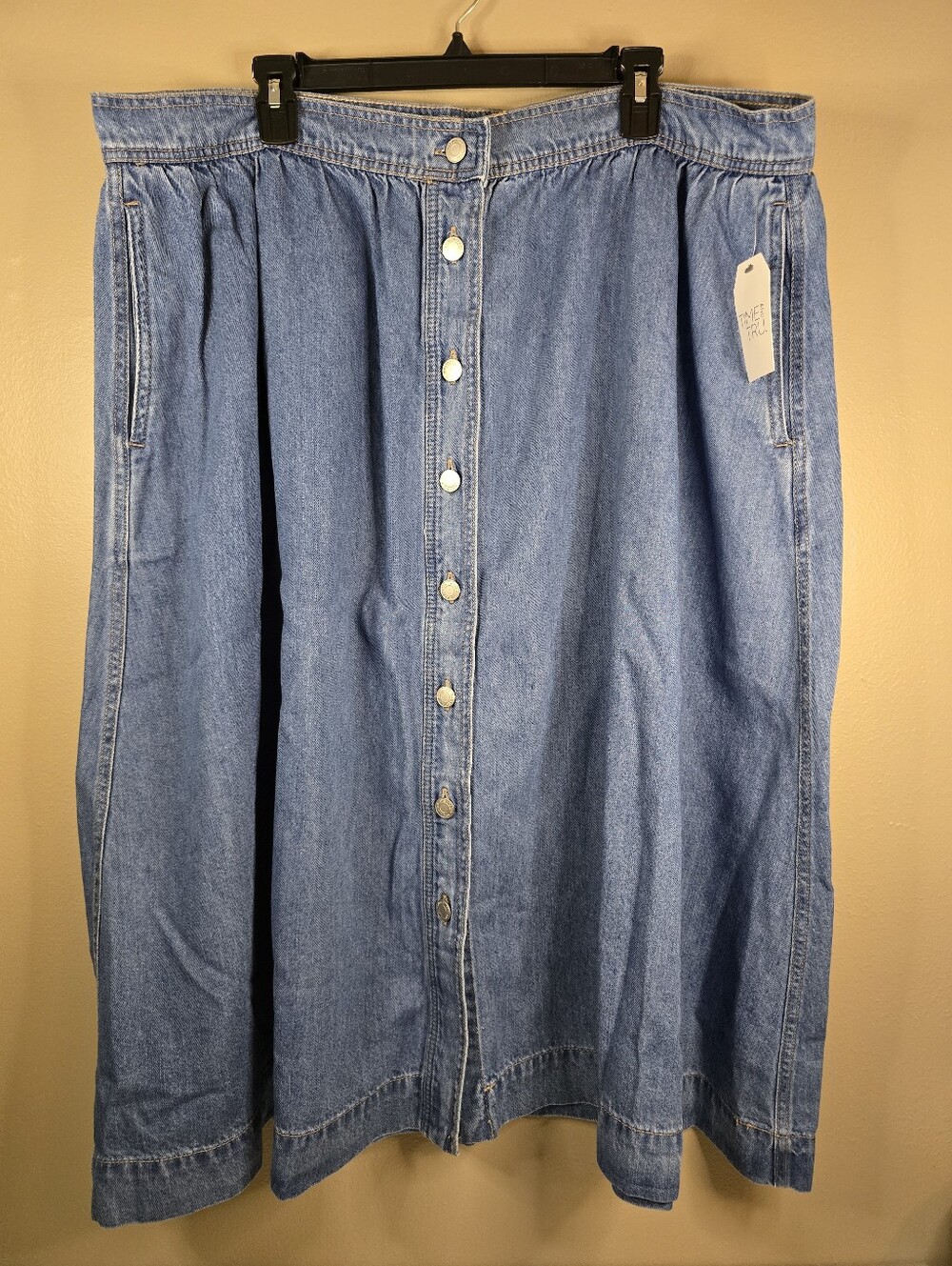 Time and Tru Women’s Blue Denim Midi Skirt XXXL (22) Button Front Medium Wash